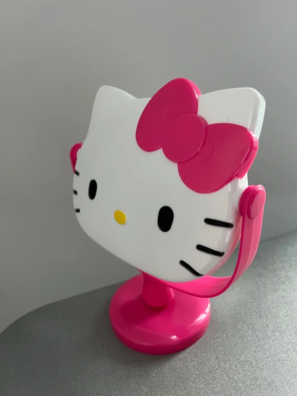 Sanrio | Hello Kitty White Face with Hot Pink Bow Mirror